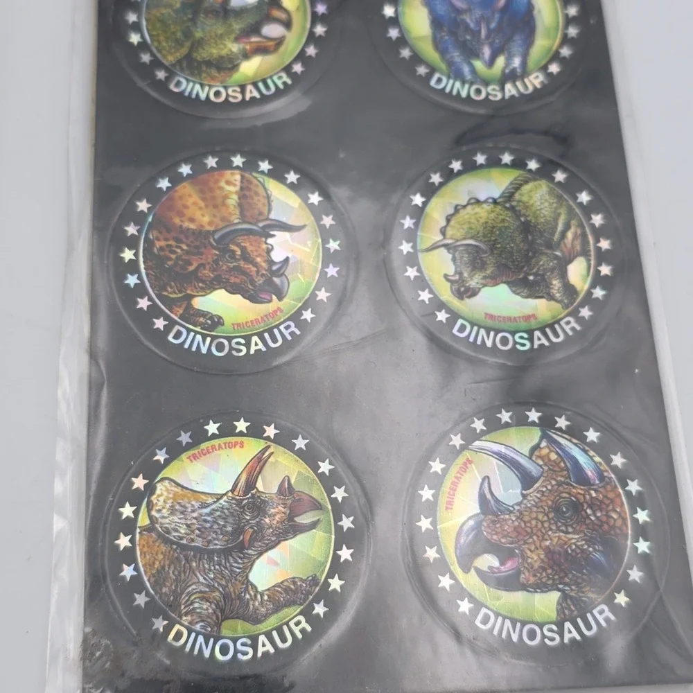 Jurassic Pogs On‎ Sheet Lot Of 32 Dinosaurs Laser Caps USA VTG NEW